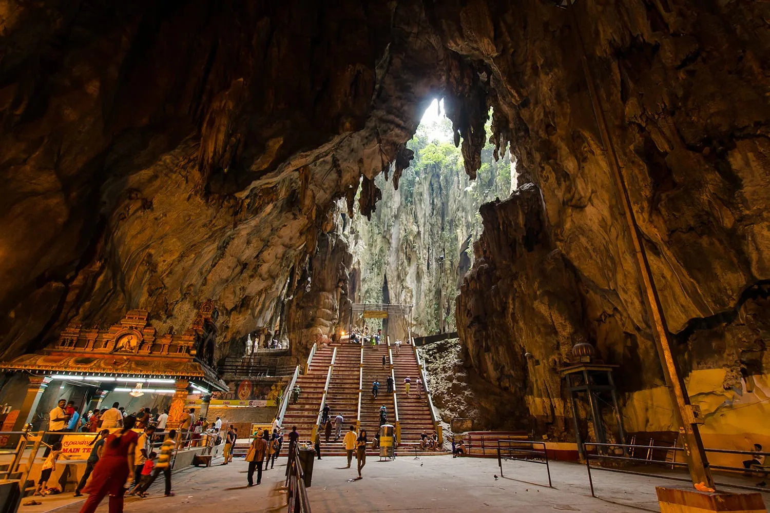 Khám Phá Động Batu – Điểm Đến Không Thể Bỏ Lỡ Tại Malaysia