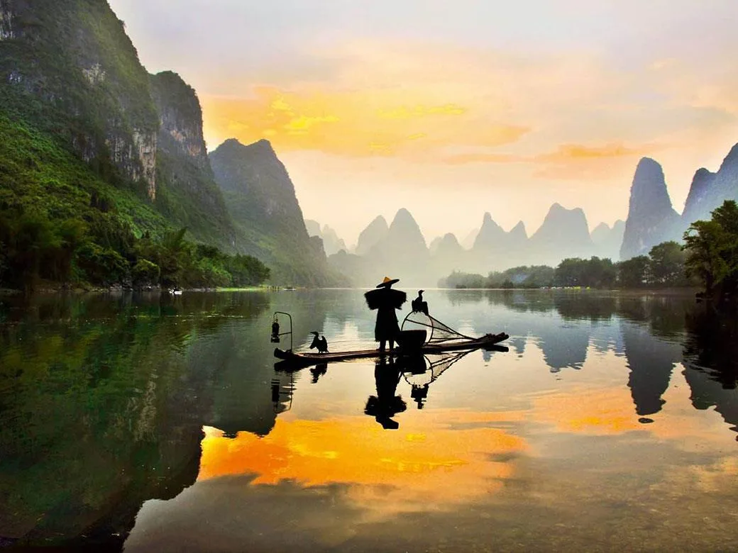 Du thuyền trên sông Li Giang