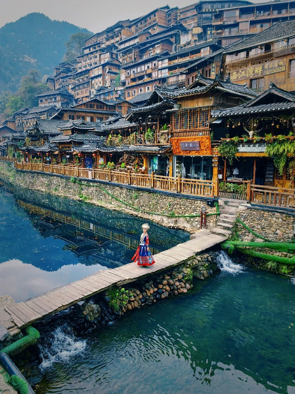 TÂY GIANG - NƠI CÓ NGÀN MÁI NHÀ CỦA NGƯỜI MIÊU GIỮA NÚI RỪNG QUÝ CHÂU