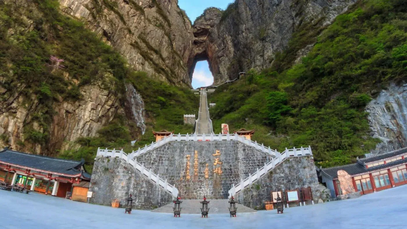 NGÀY 4: TRƯƠNG GIA GIỚI   ÂN THI   (Sáng, trưa, tối)