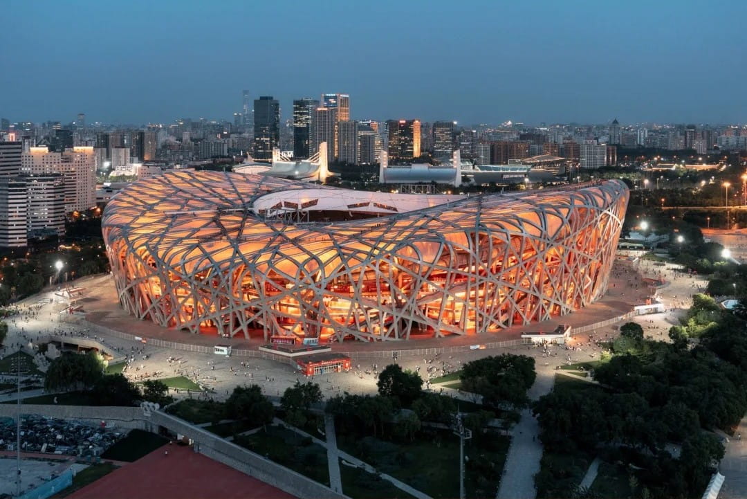 NGÀY 1: TP.HỒ CHÍ MINH – BẮC KINH 						(ĂN SÁNG, TRƯA, TỐI)