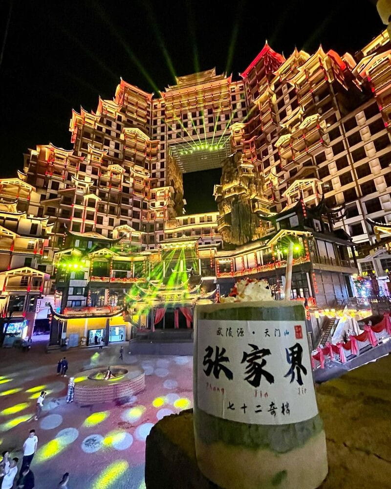 NGÀY 3: PHƯỢNG HOÀNG CỔ TRẤN    TRƯƠNG GIA GIỚI (Sáng, trưa, tối)