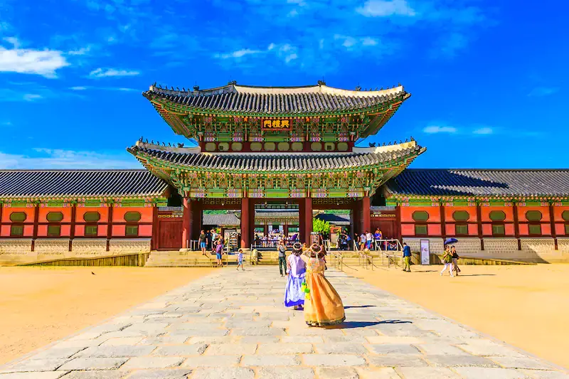NGÀY 04	LÀNG CỔ NAMSAN HANOK – CUNG ĐIỆN GYEONGBOK                                                                              (Ăn sáng, trưa)